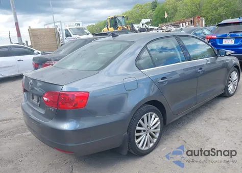 2014 Volkswagen Jetta 2.0L Tdi from USA, damaged, VIN 3VWLL7AJ3EM445368